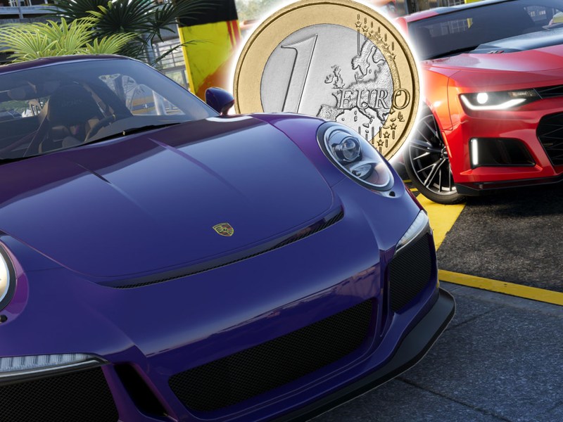 Screenshot aus The Crew 2 mit zwei Autos, dazwischen eine 1 Euro-Münze.