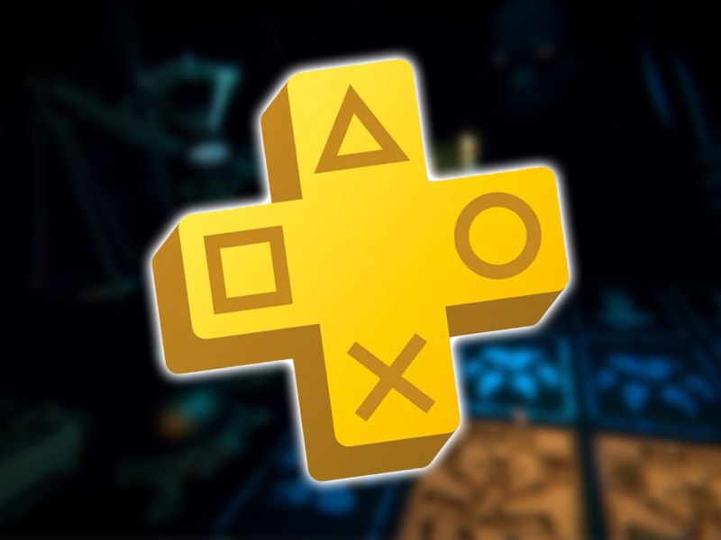 Das PlayStation Plus-Logo auf einem Screenshot von Inscryption.